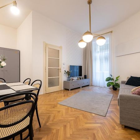 Stylish Old Town Apartment By Easybnb Praga Exterior foto